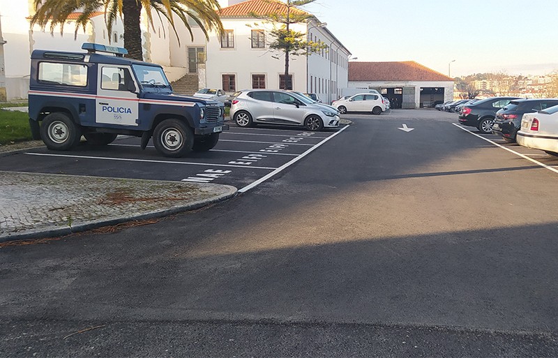 Pavimentação de estacionamento - PSP Leiria